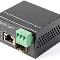 StarTech IMC1GSFP30W PoE+ Fiber To Ethernet Media Converter 30W / SFP-RJ45 - SM/MM Fiber To Copper Gigabit Ethernet